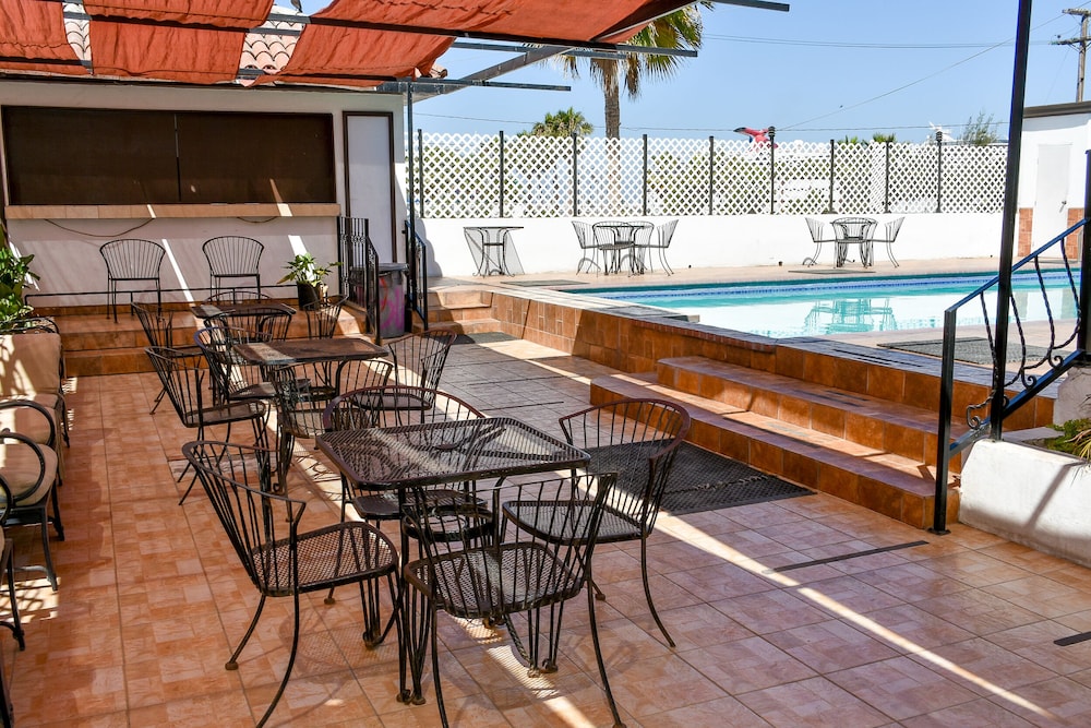 Hotel Costa Ensenada 58/68