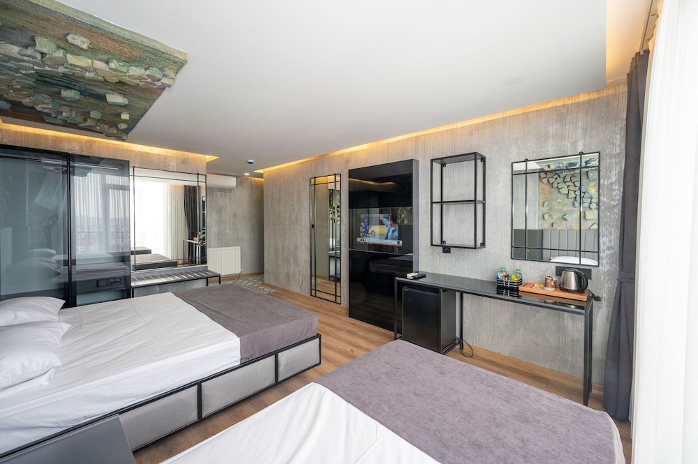 Continental Airport Hotel 24/49