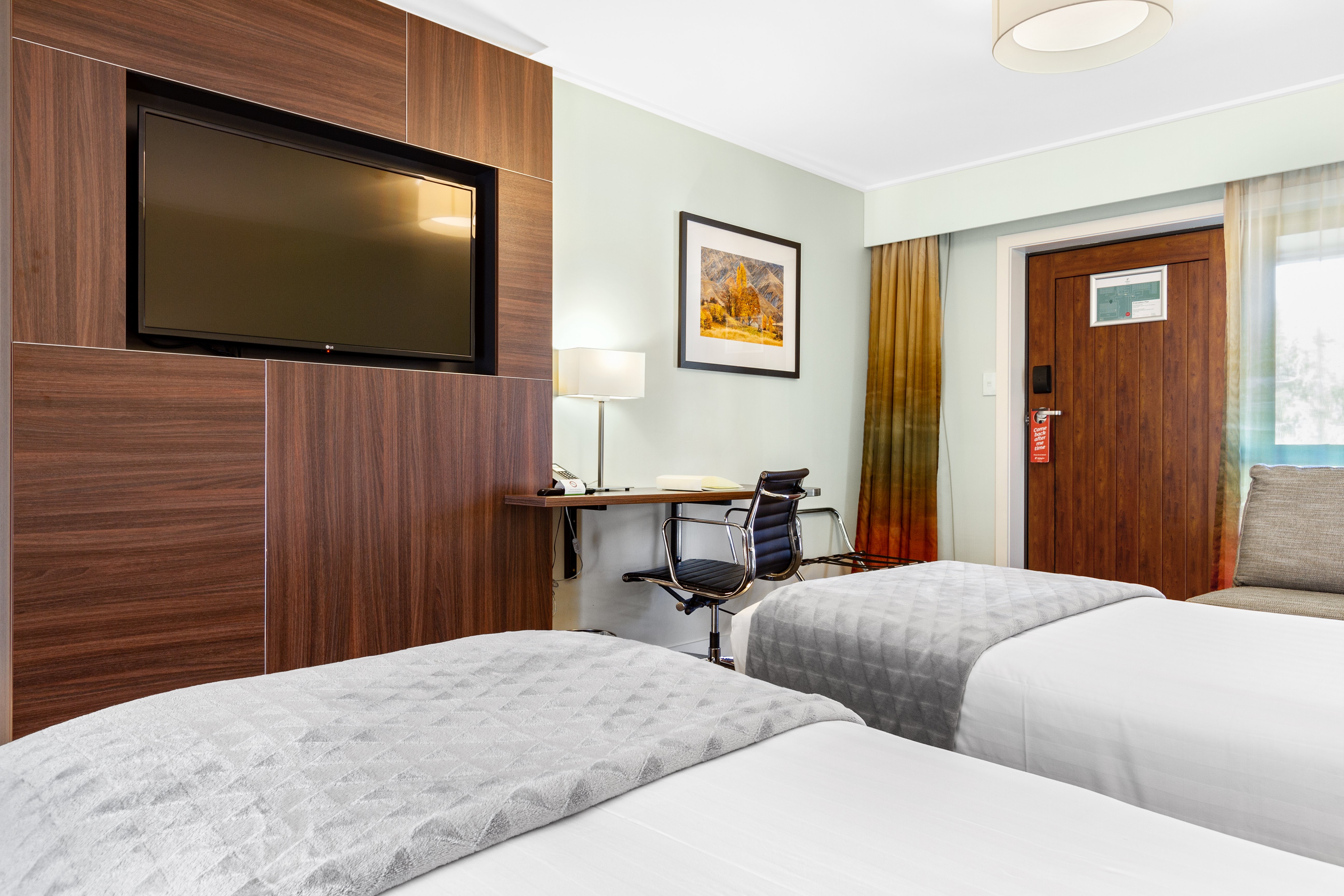 HOLIDAY INN QUEENSTOWN FRANKTON ROAD 15/76