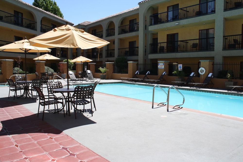 Best Western Plus Heritage Inn 8/44