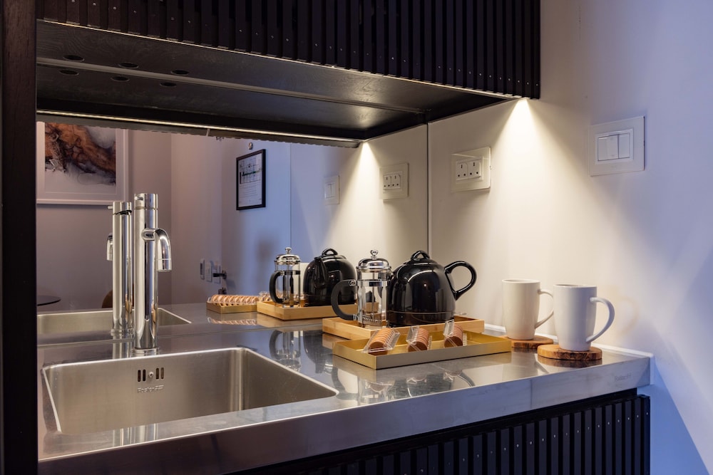 La Suite West - Hyde Park 50/50
