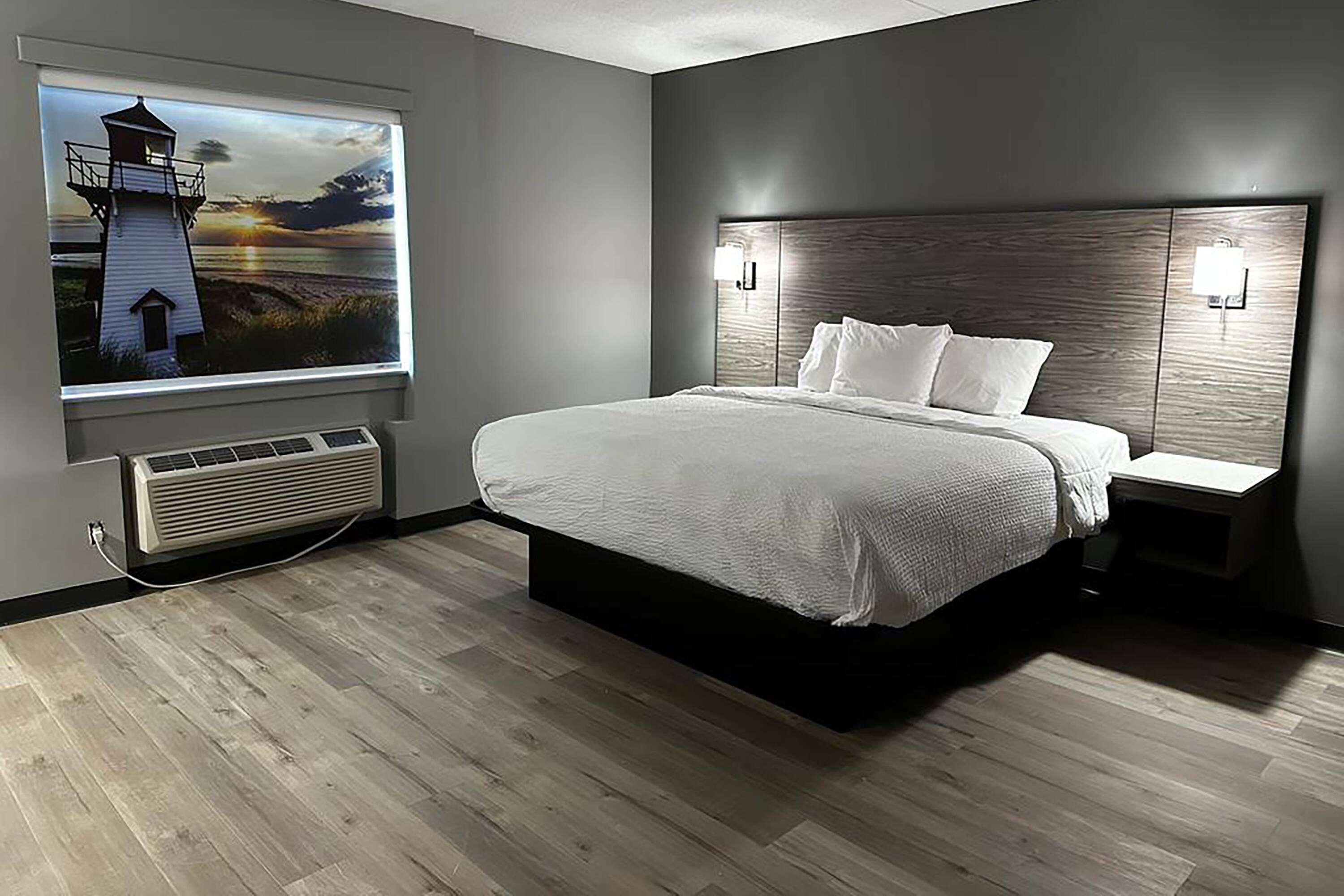 Efficiency, Suite, Queen Bed