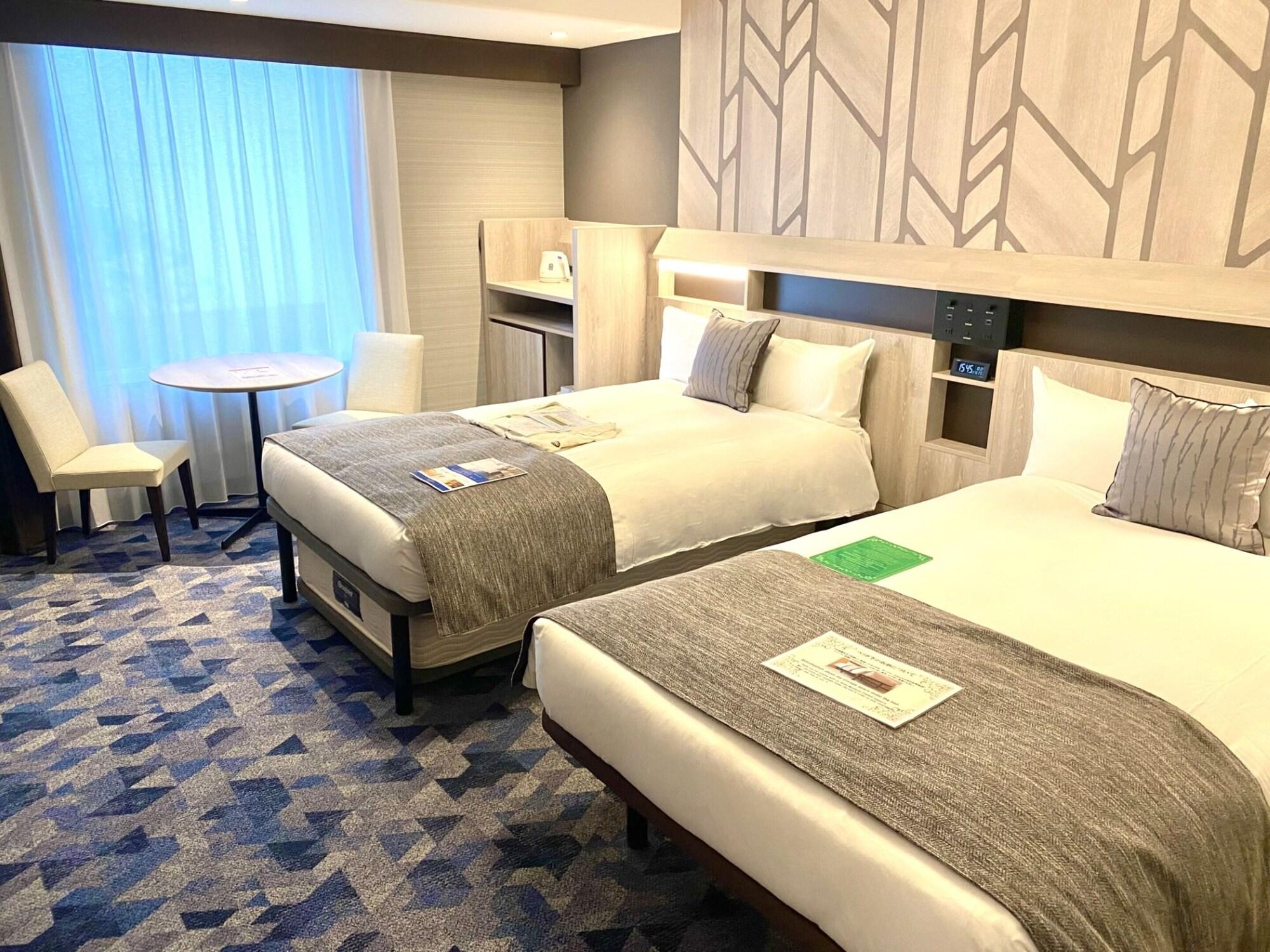 Room, Single, Twin Beds, South Building