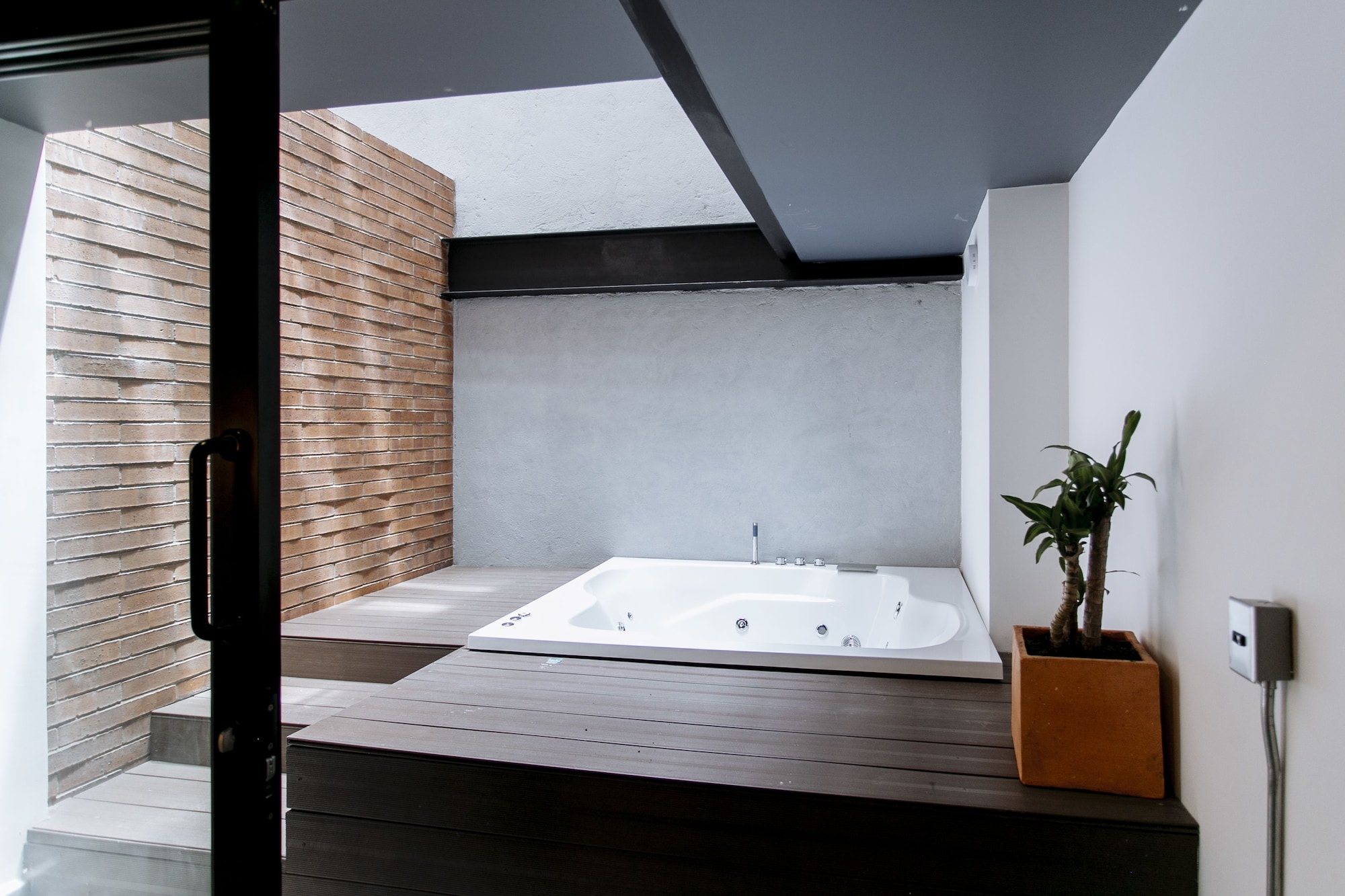 لوفت بسرير مزدوج مع أريكة بجاكوزي، Soy Local Housetel 7/8