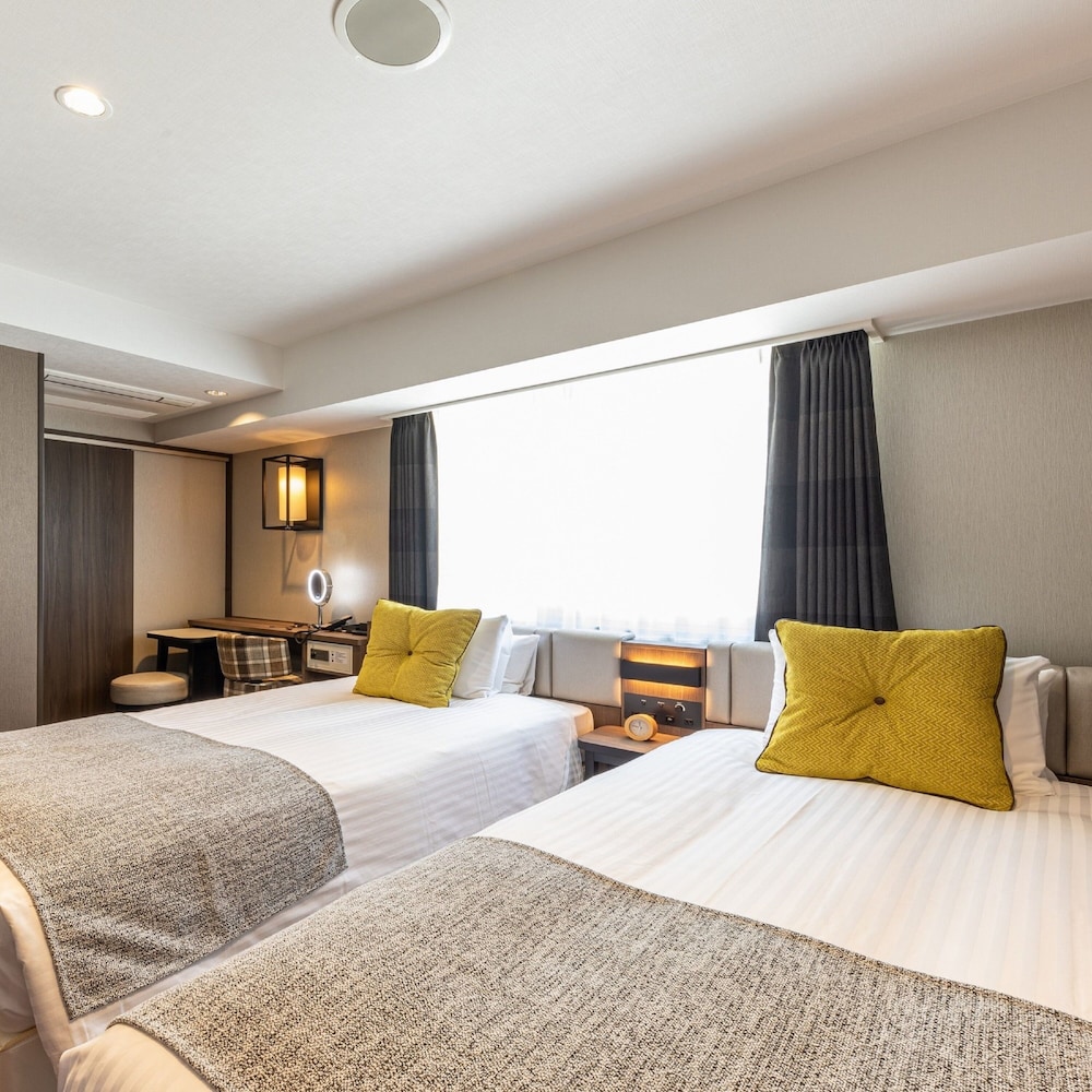 MODERATE, TWIN BEDS
