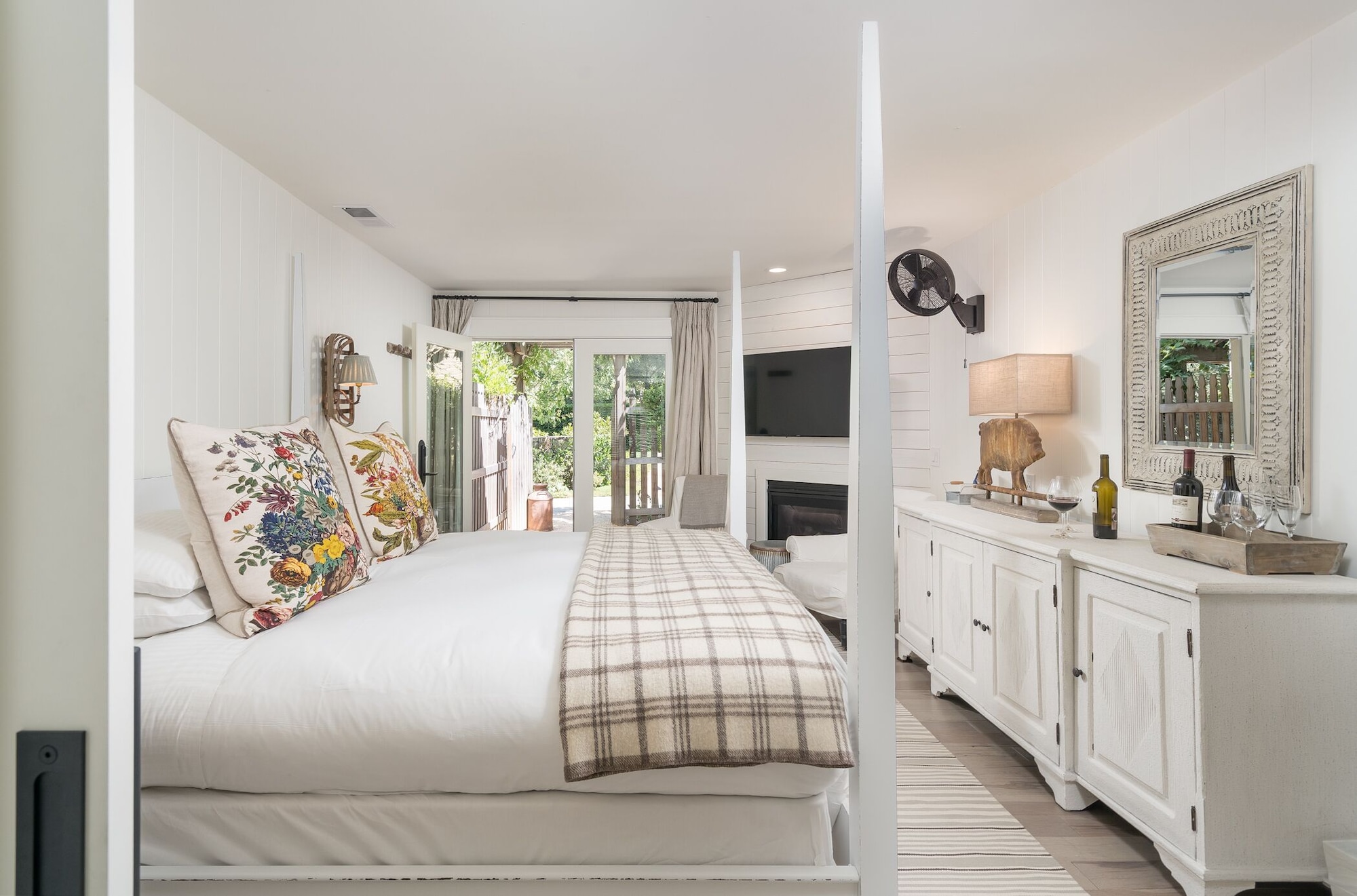 COTTAGE, KING BED