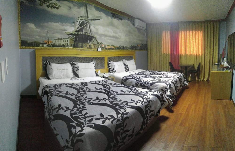 Elysian Hotel 23/50