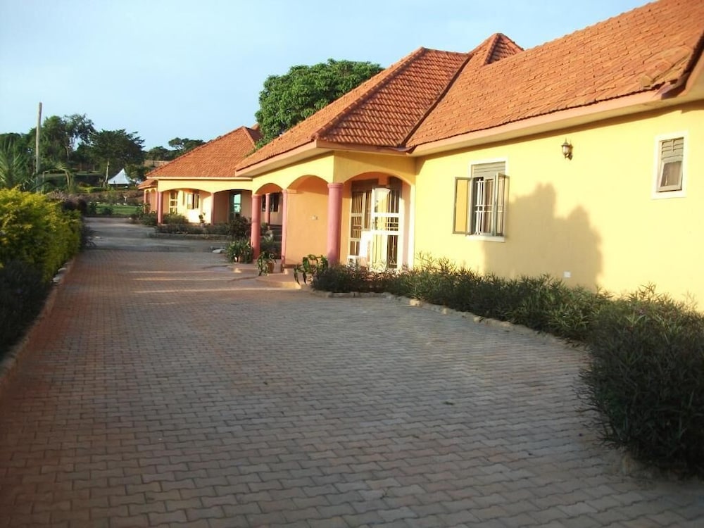 Peniel Beach Hotel 31/37