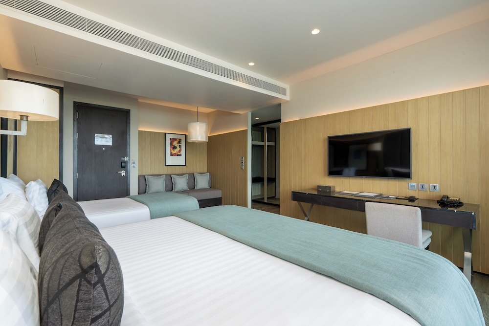 Family, 1 Double and 1 Single Bed