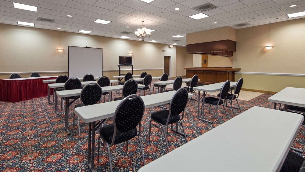 Best Western Leesburg Hotel & Conference Center 37/41