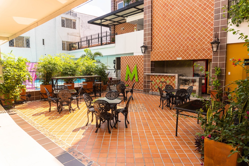 Hotel Victoria Plaza Millenium 33/41