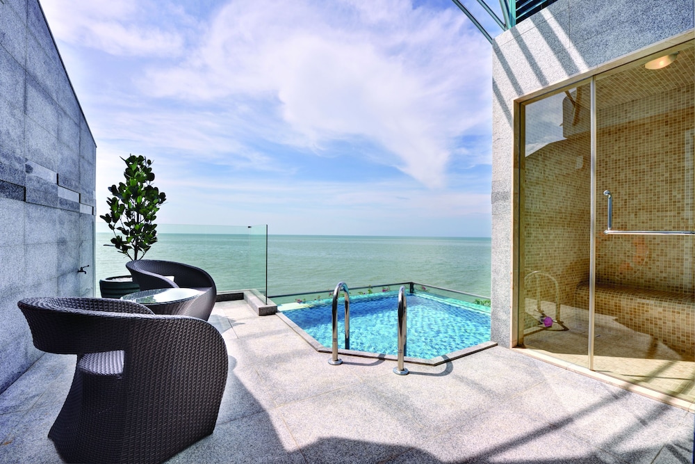 Lexis Hibiscus Port Dickson 20/48