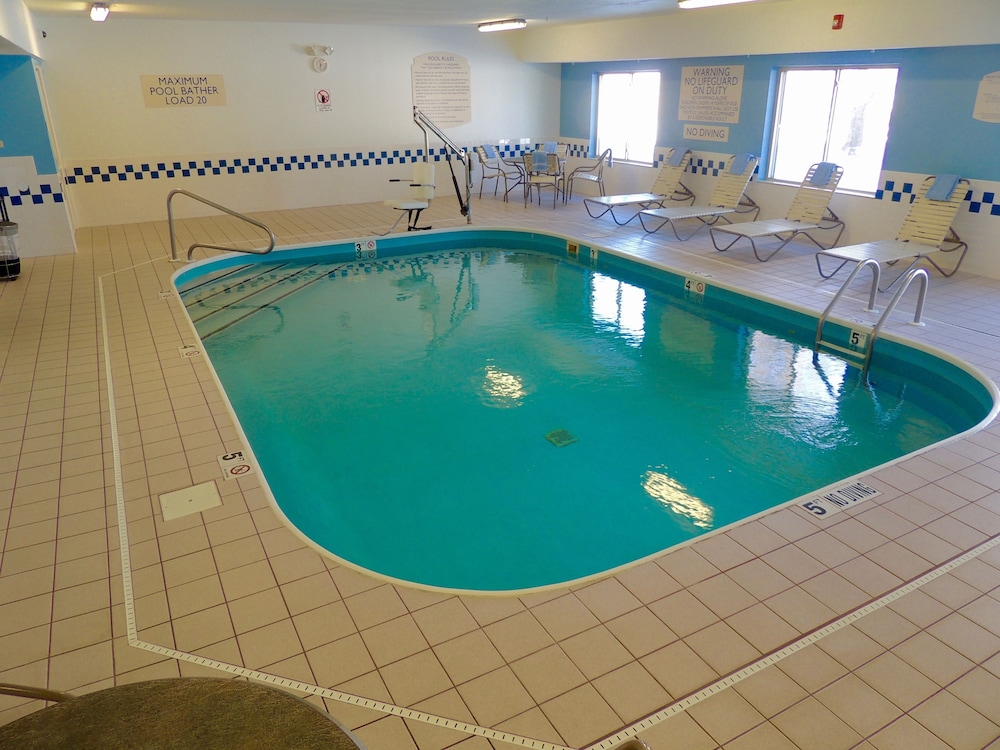Fairfield Inn And Suites By Marriott Valparaiso 2/17