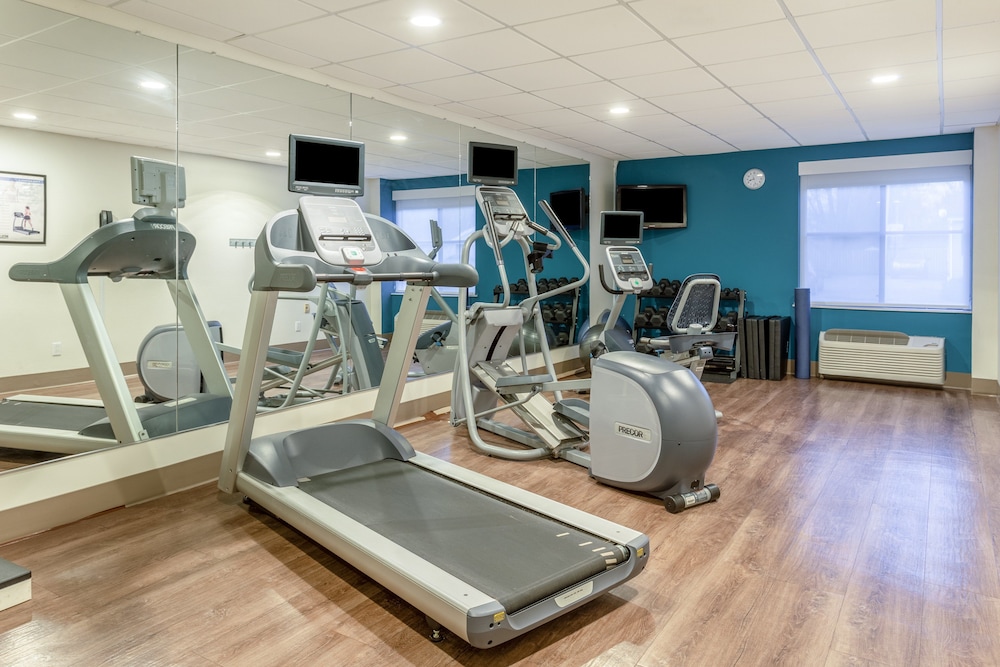 Holiday Inn Express Hotel Suites Scottsburg 36/57
