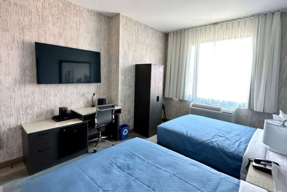 Super 8 by Wyndham Brooklyn Pennsylvania Ave 7/10