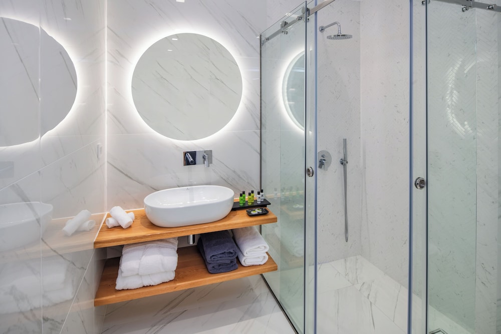 Harmony Suites 47/50
