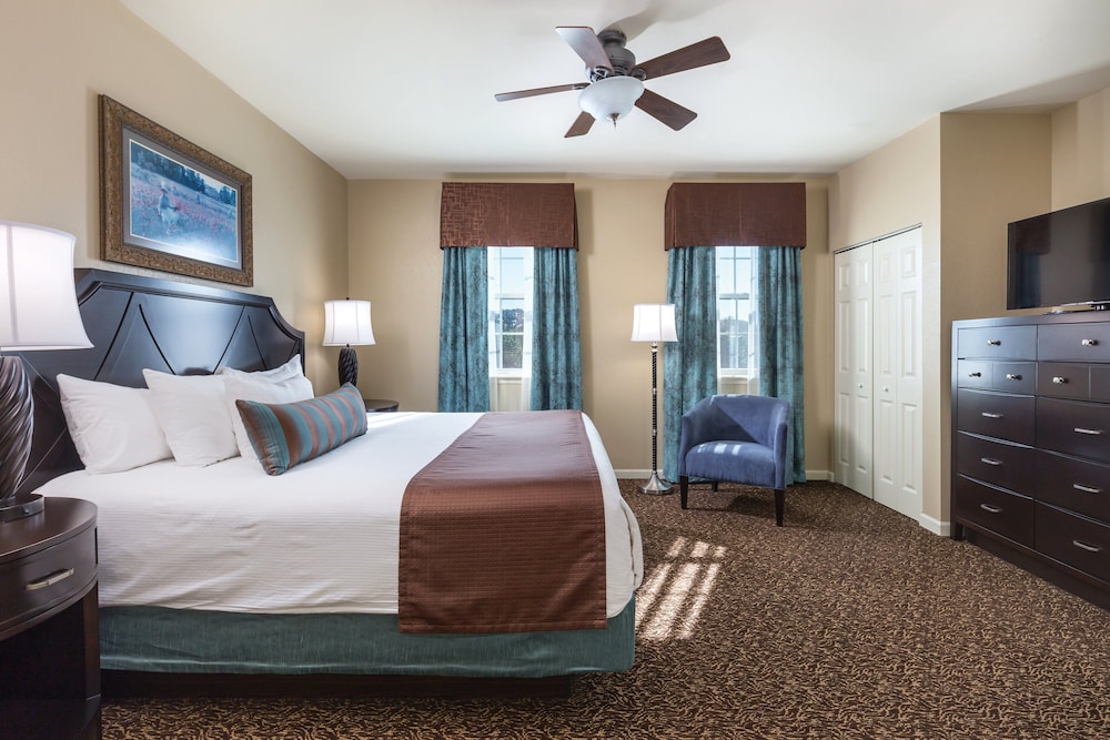 3 BEDROOMS, CONDO, DELUXE, KITCHEN
