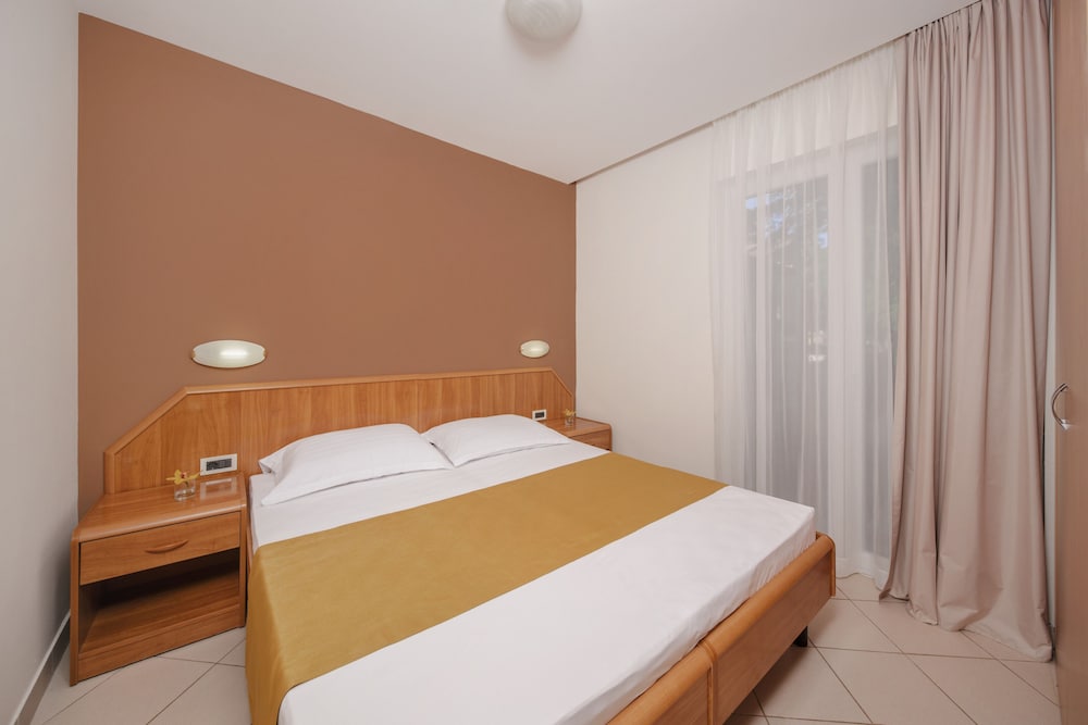 Apartments Katoro Plava Laguna 8/45