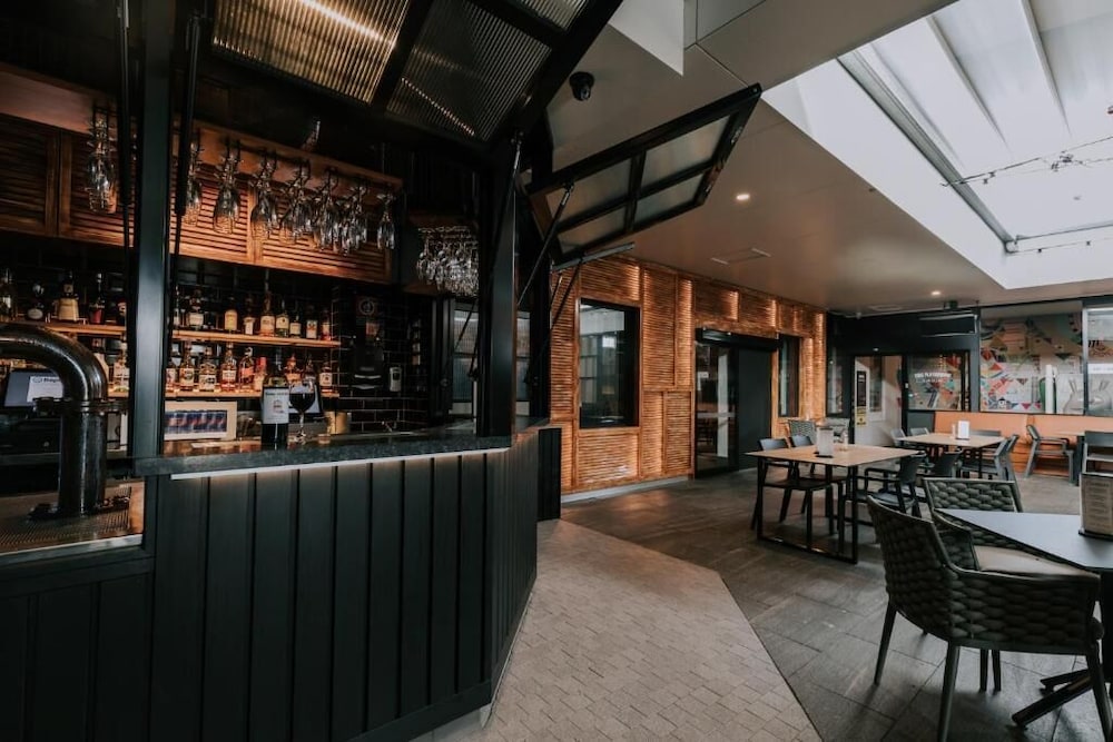 Sydney Junction Hotel 25/30