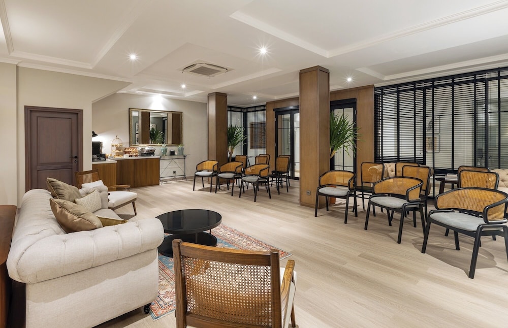ARTOTEL CASA HANGTUAH 32/50