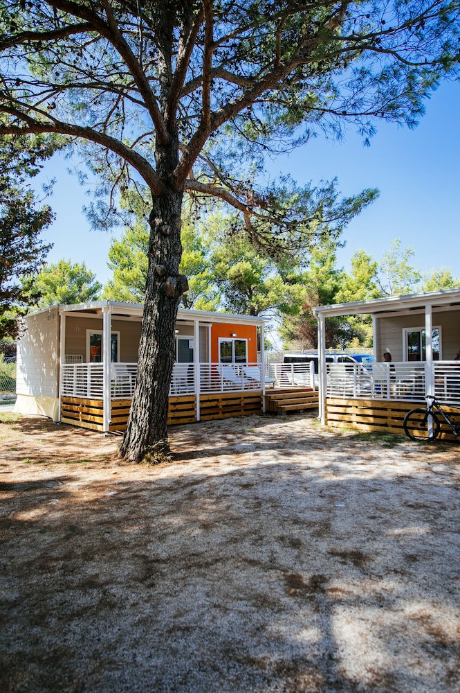 ZATON HOLIDAY RESORT MOBILE HOMES 3/78