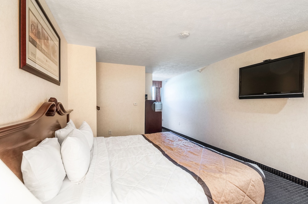 Rodeway Inn and Suites Charles Town WV 13/45