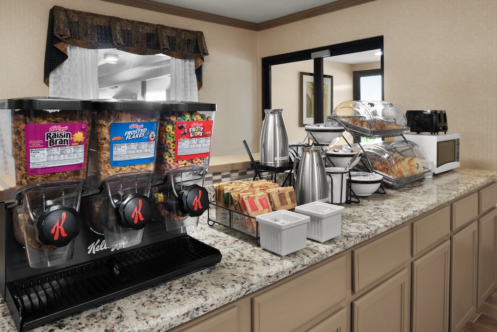 Baymont By Wyndham Belleville Airport Area 22/33