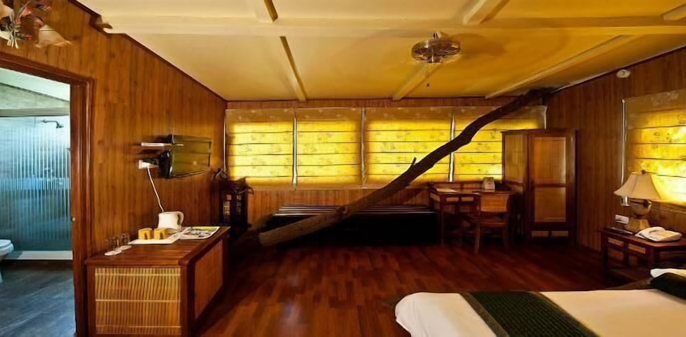 The Tree House Resort 9/35