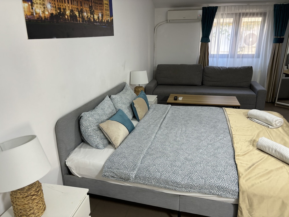 X Hostel Bucharest 23/44