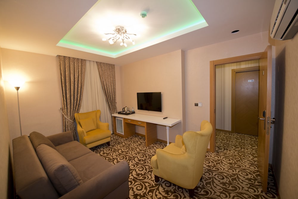 Golden Deluxe Hotel 24/39