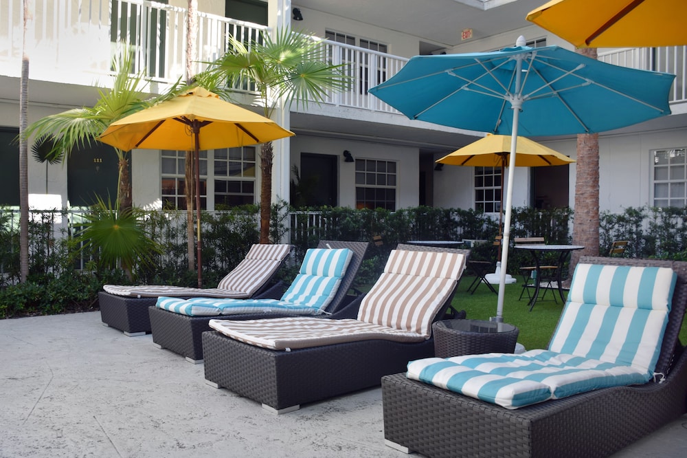 Coral Reef Suites 59/75