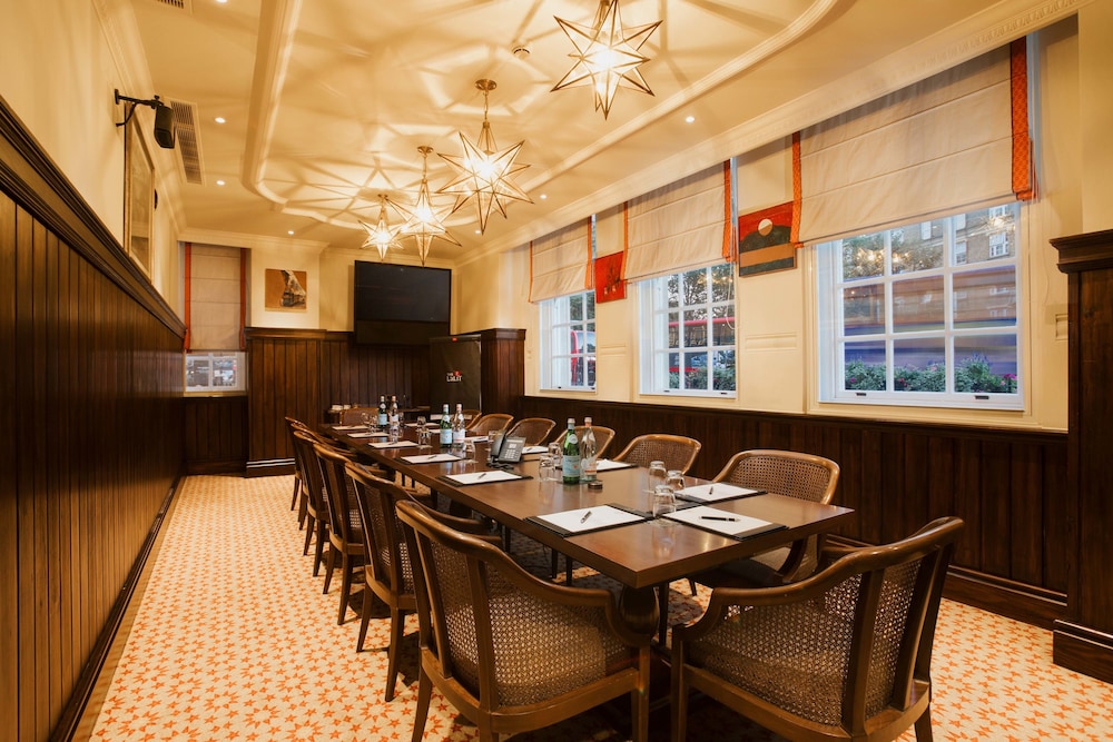 THE LALIT LONDON 62/72