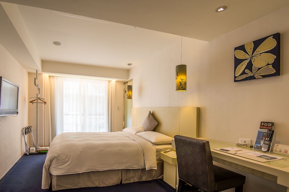 Forward Hotel Taipei 23/75
