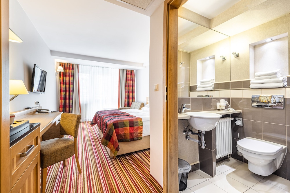 Hotel Warszawa SPA and Resort 49/50