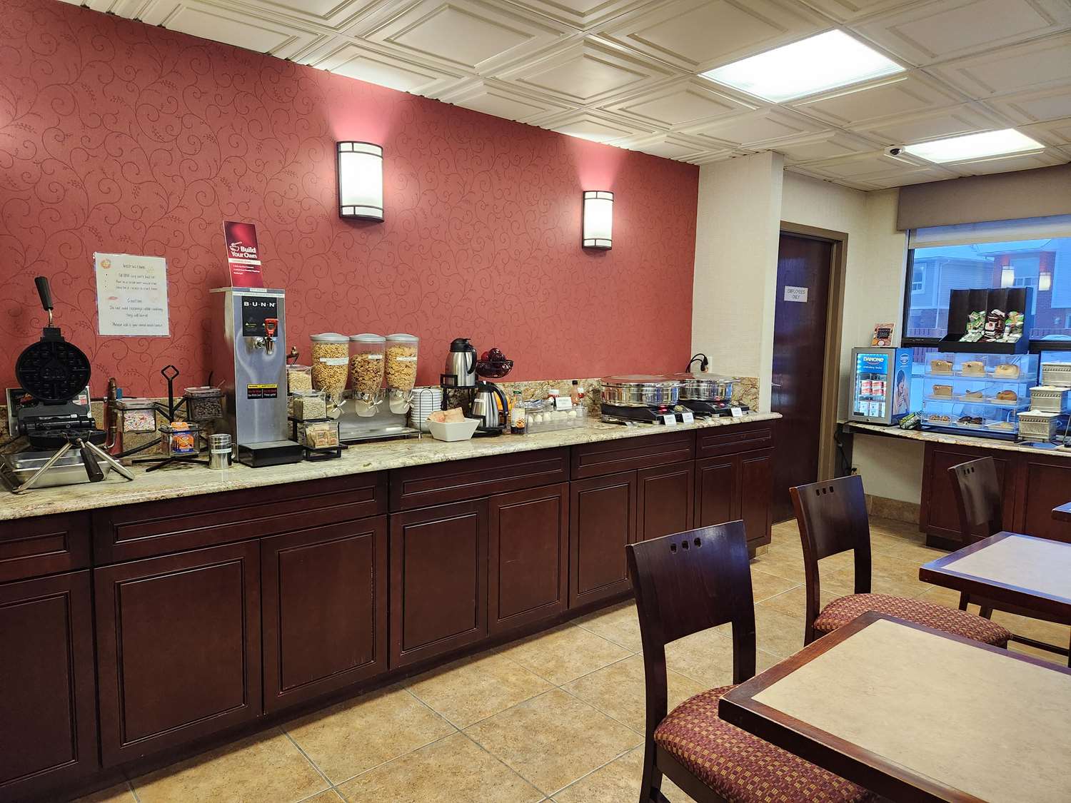 Best Western Plus Rose City Suites 17/35