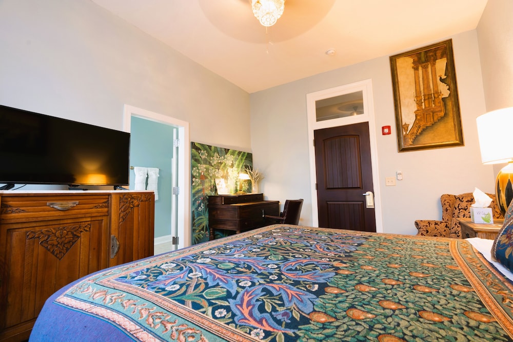 Oak Tree Hotel 23/80