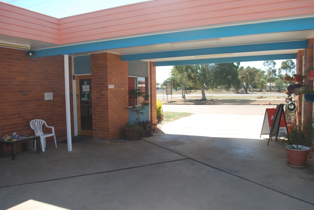 Abajaz Motor Inn 8/52