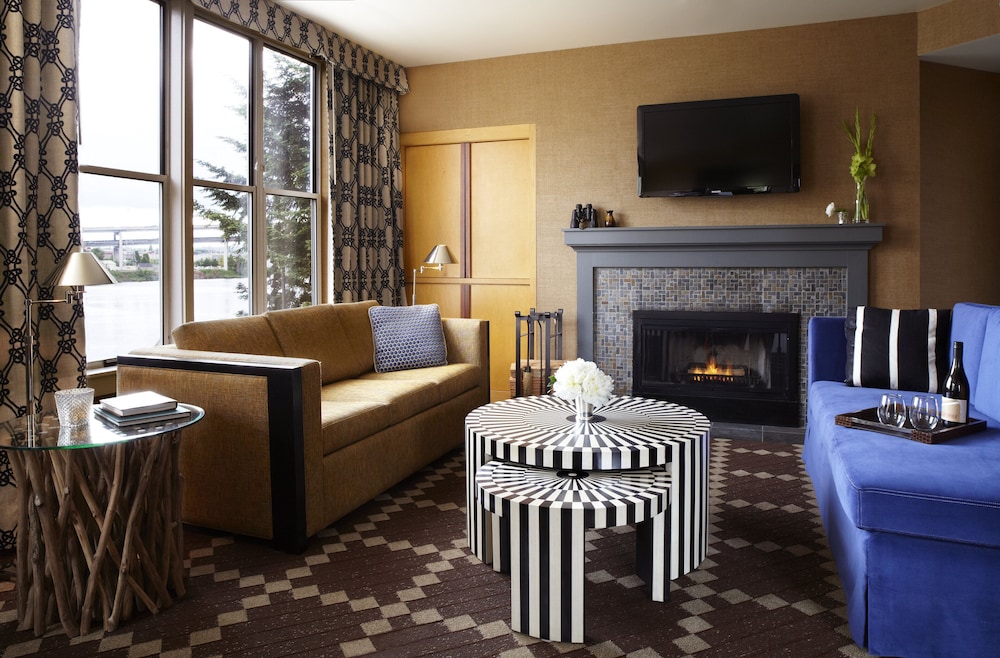 RiverPlace, a Kimpton Hotel 66/80