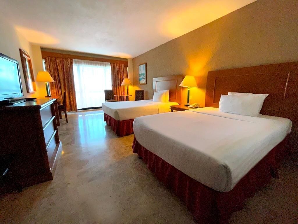STANDARD, 2 DOUBLE BEDS, CITY VIEW