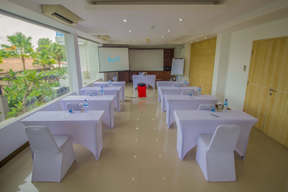 Bloo Bali Hotel 34/38