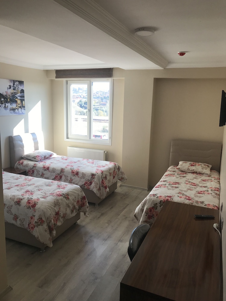 BASIC, SUITE, 3 BEDS