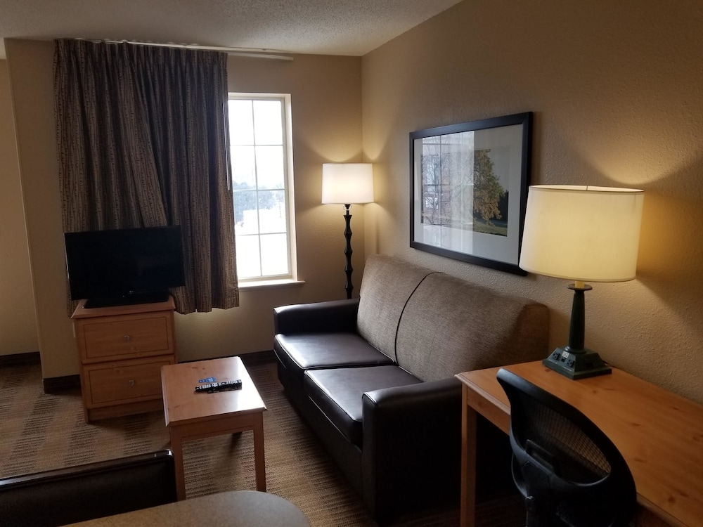 Studio 6 Extended Stay Milwaukee Brookfield WI 38/70