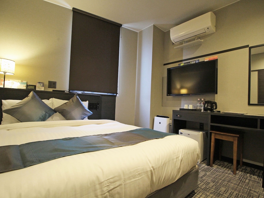 ROOM, QUEEN BED, SMOKING