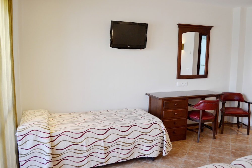 Tarik Hotel 11/63