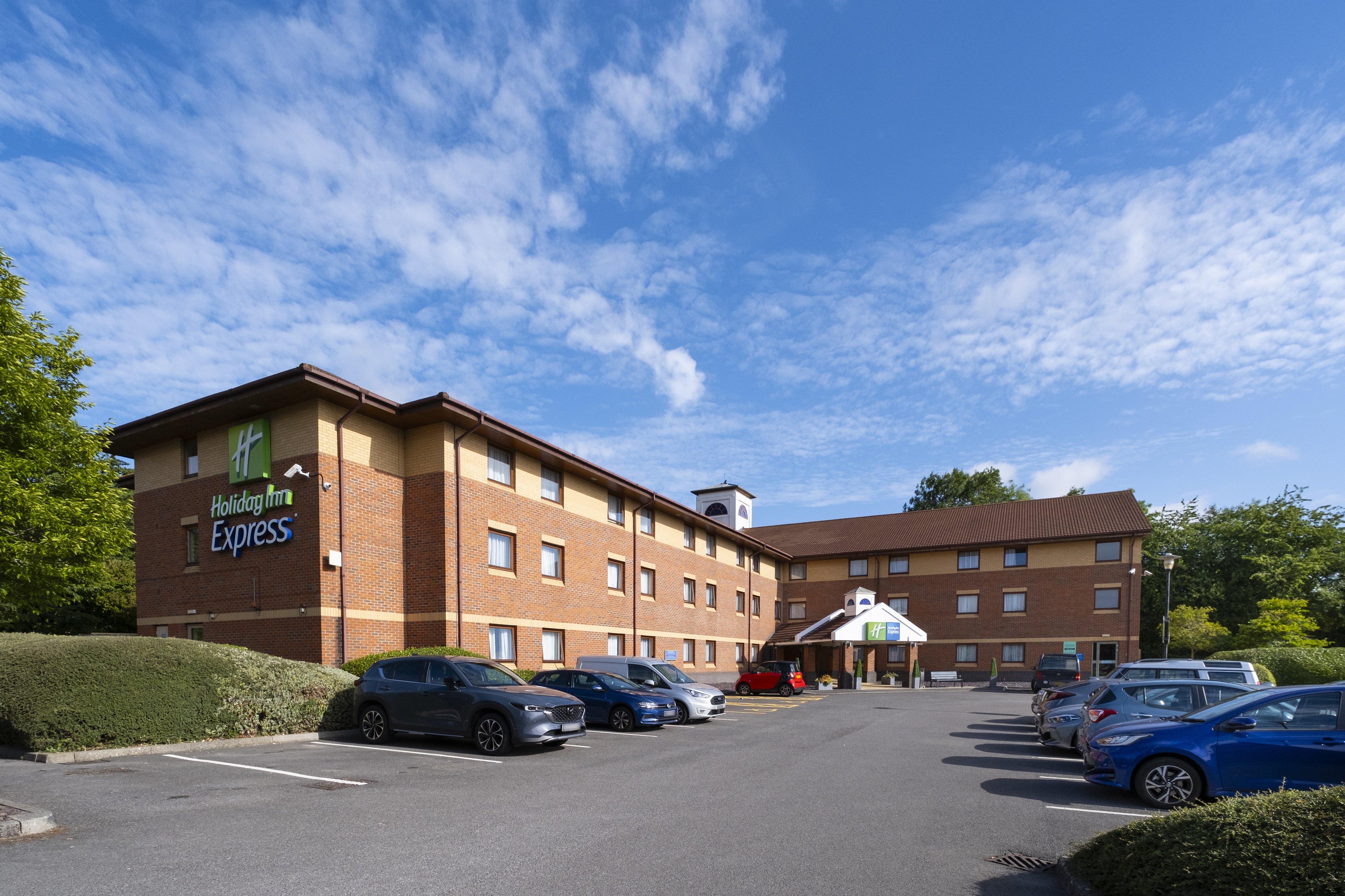 Holiday Inn Express Taunton 53/55