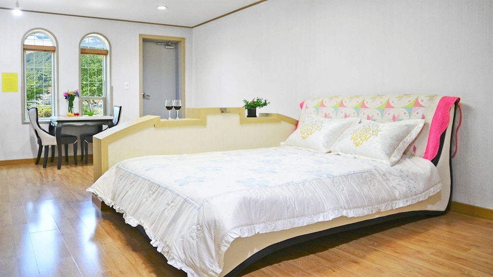 Tongyeong Makai O Pension 13/50