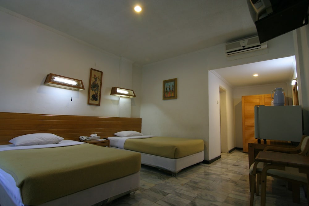 Deluxe, Queen Bed