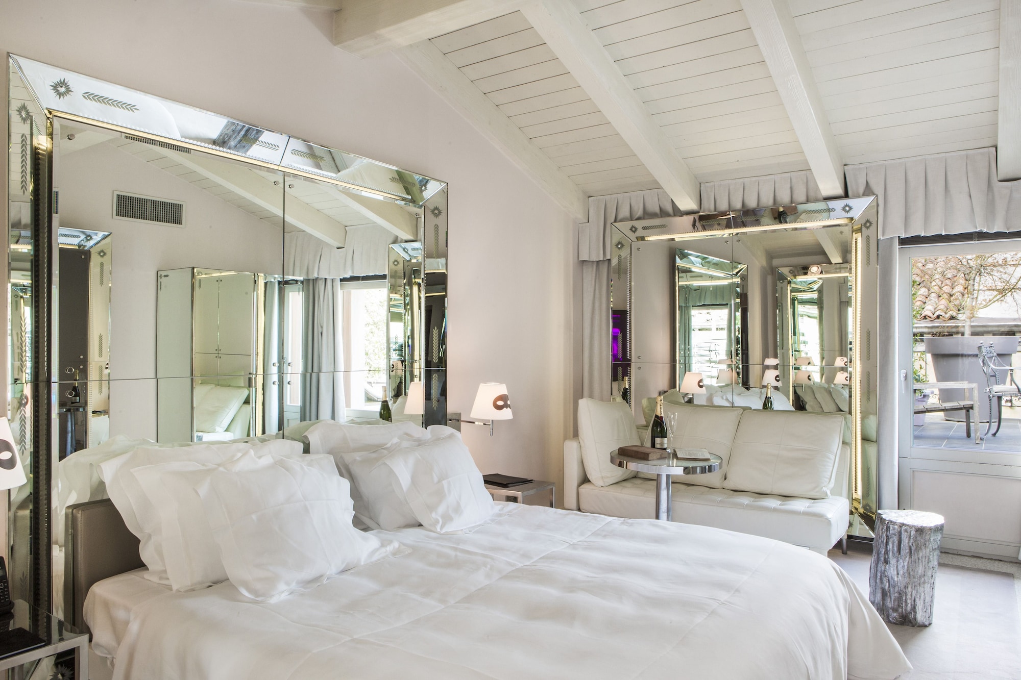 DELUXE, TERRACE