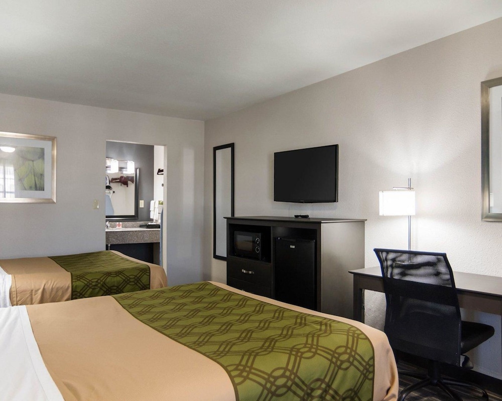 HomeStay Inn & Suites Russellville 8/33
