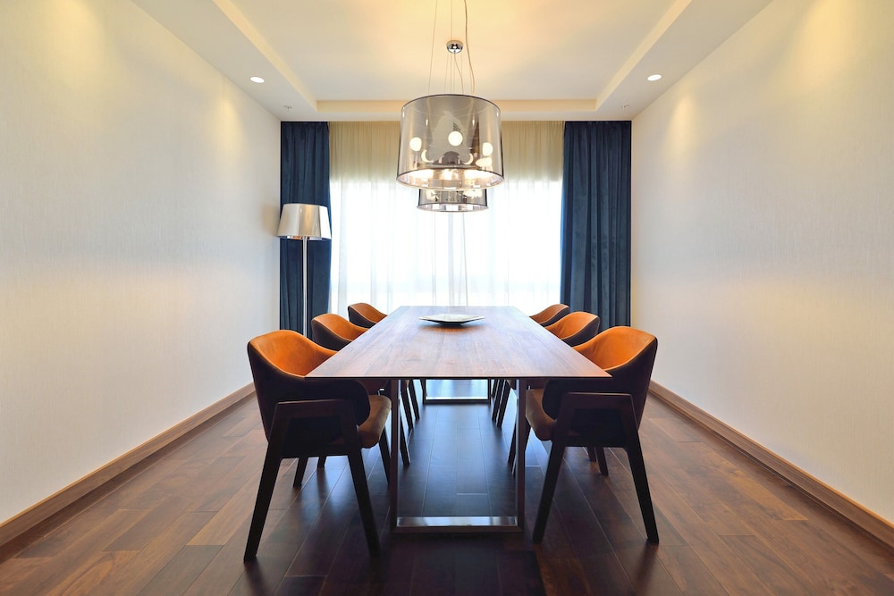 SHERATON NOVI SAD 47/48